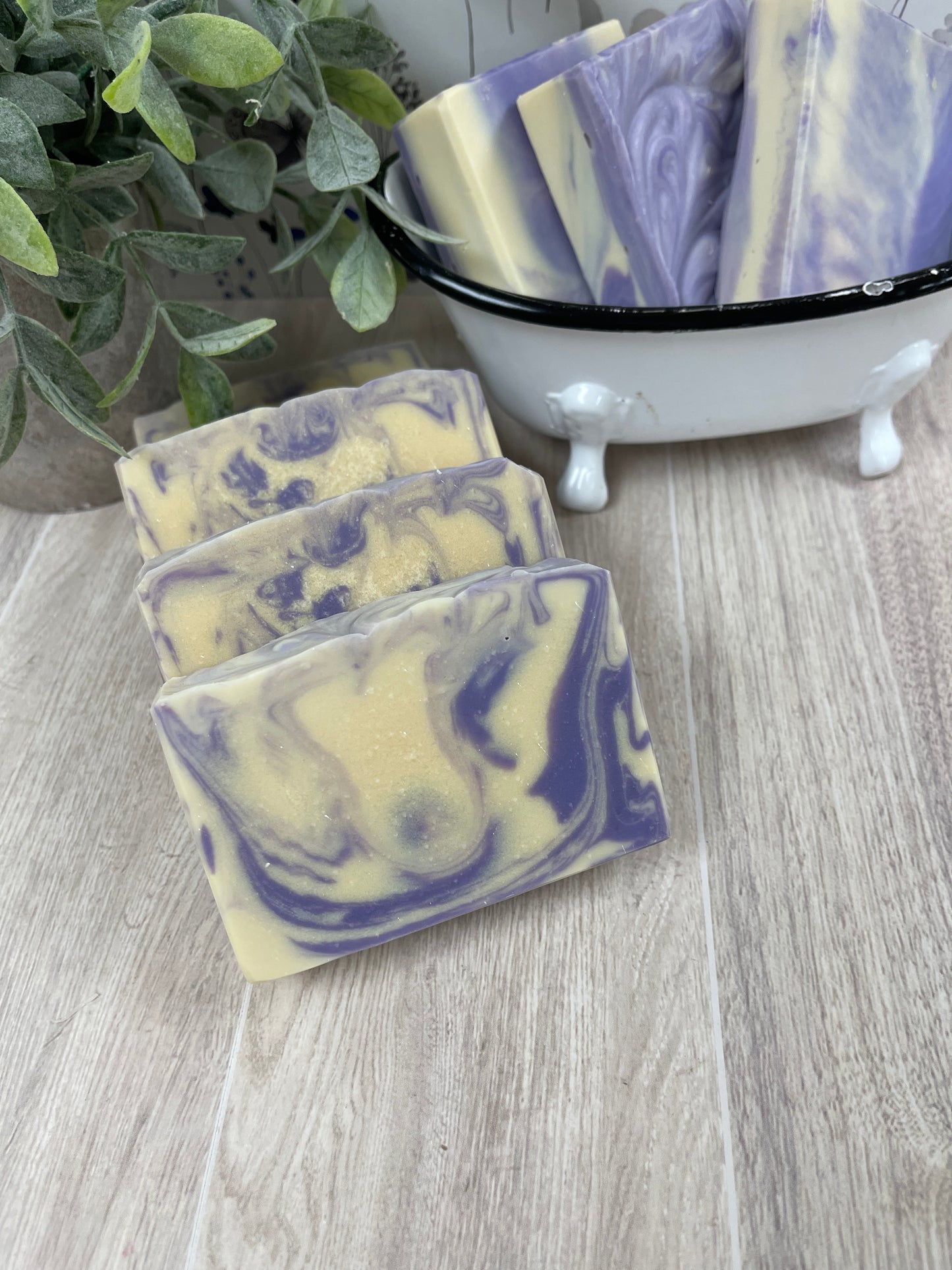 Lilly of the Valley & d’Anou Pear