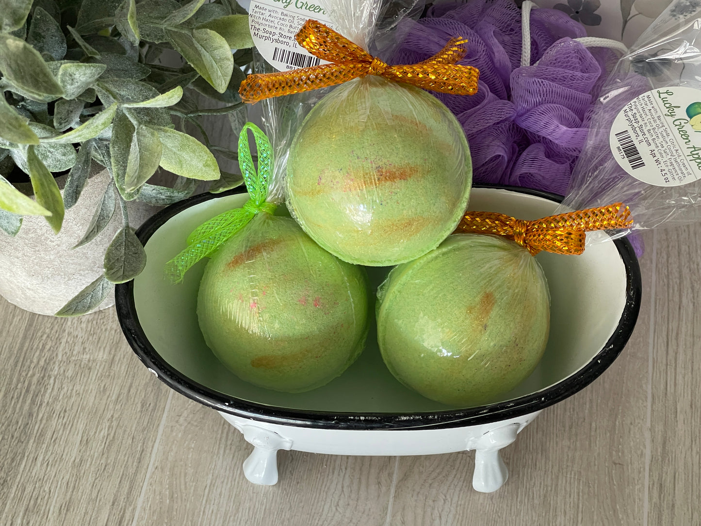 Lucky Green Apple Bath Bomb
