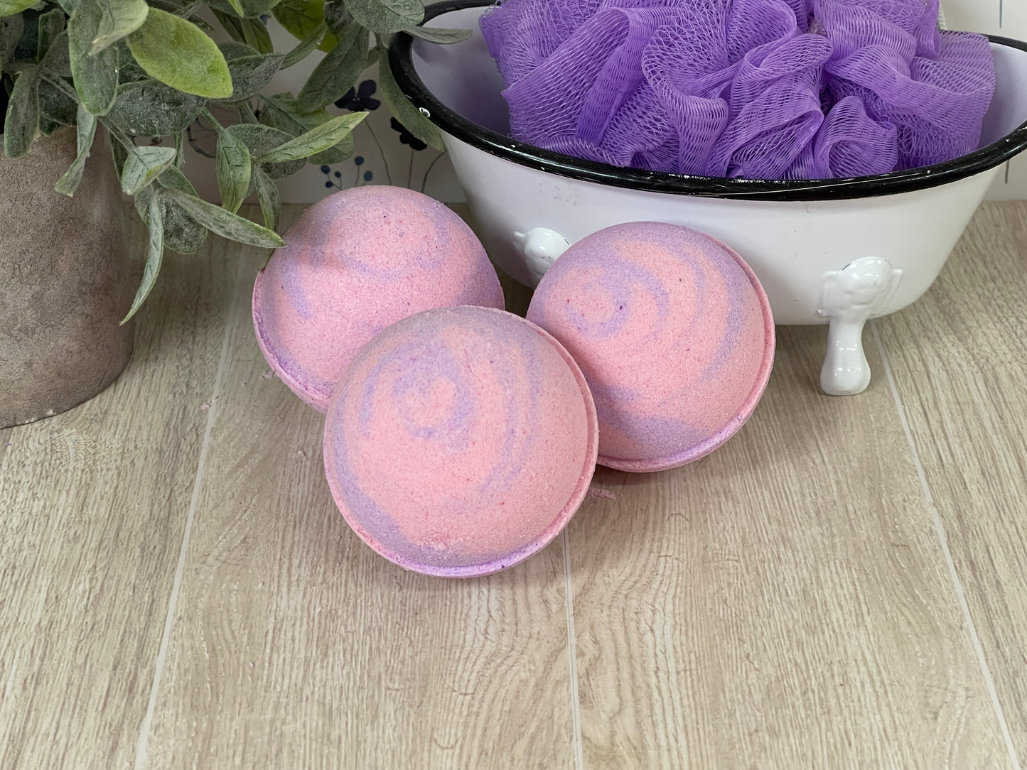 Strawberry Fields forever Bath Bomb